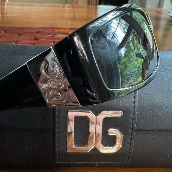 Y2K Dolce & Gabbana Black Sunglasses - Picture 2 of 5